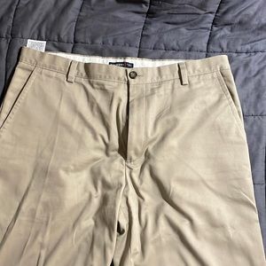 Mens 36x32 Classic Fit slacks in excellent condition.